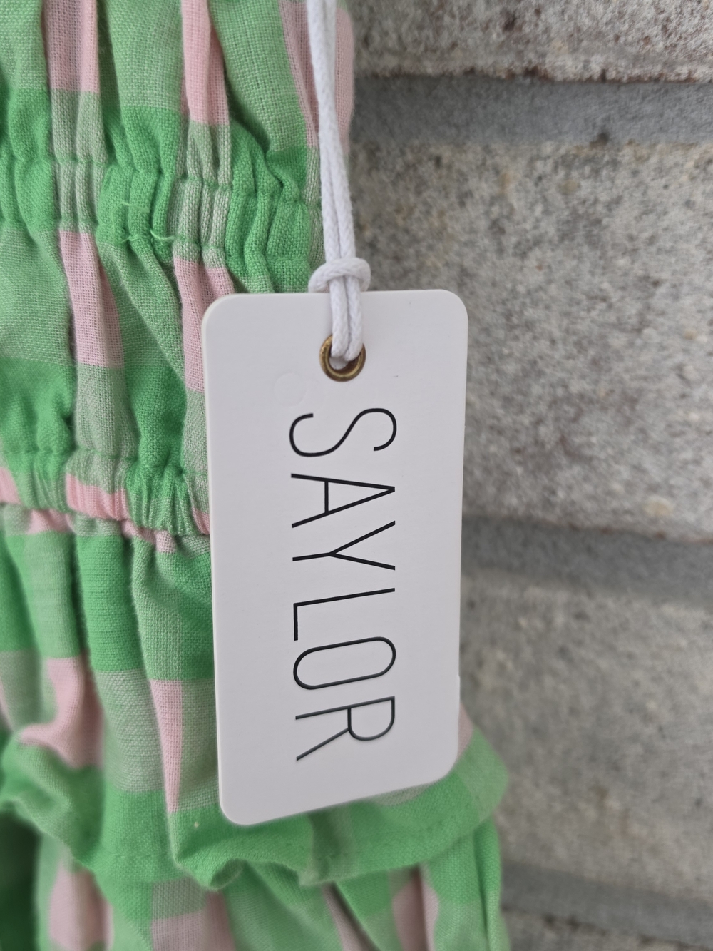 NWT Saylor Kasia Romper in Pink & Green - Picture 4 of 5